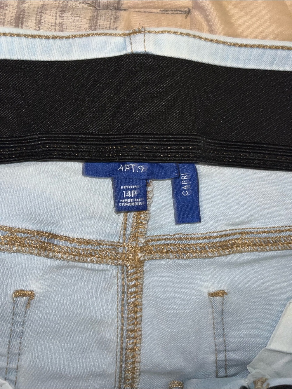 Apt. 9 Women’s Light Blue Capri Jeans